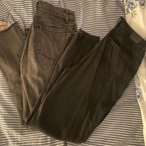 Bundle of 2 pairs of black jeans!